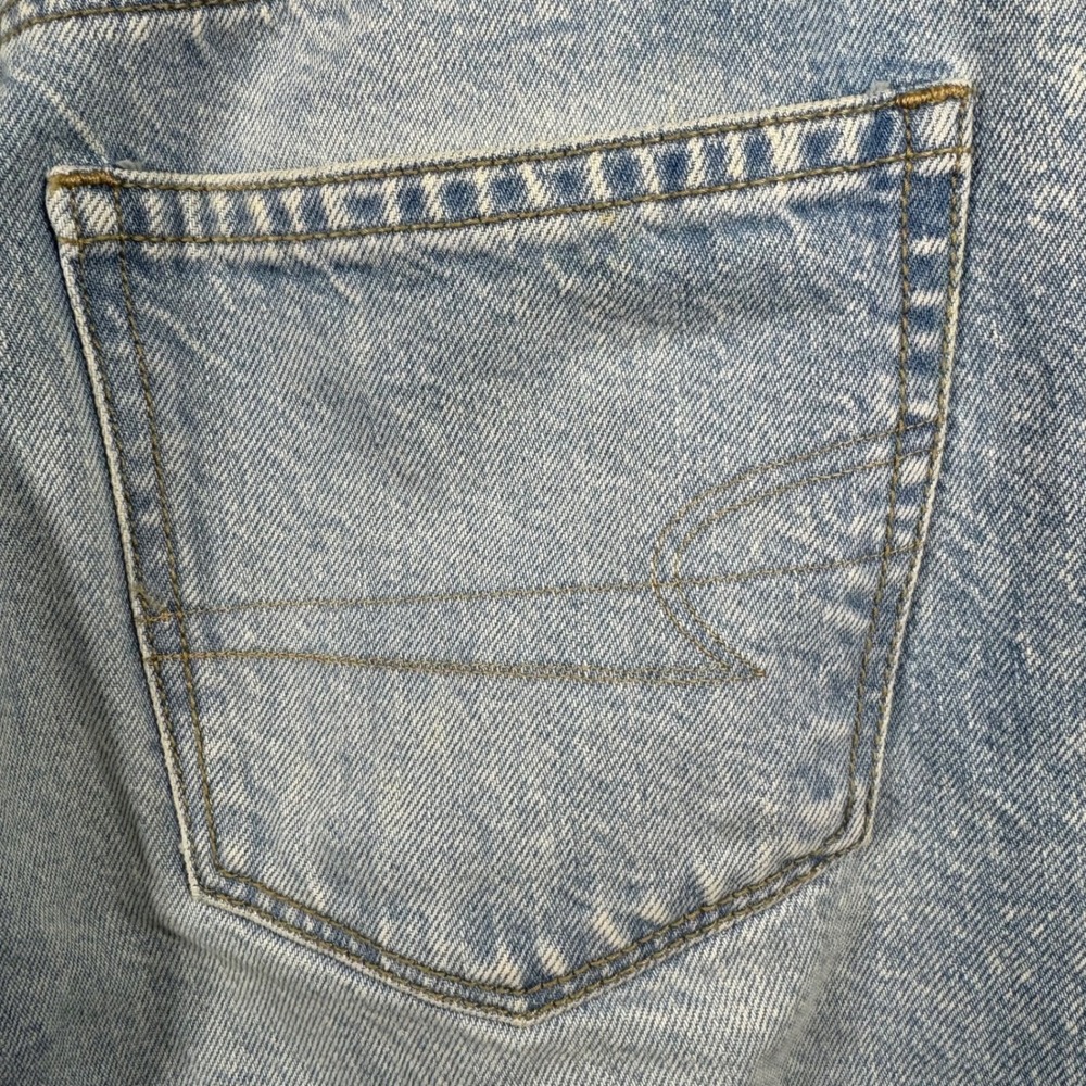 American Eagle High Rise Mom Jeans Relaxed Fit Light Wash Denim 90s Blue Women 2 - Picture 13 of 16